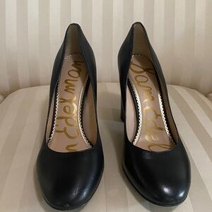 Sam Edelman black pumps 10 heels have tiny nicks